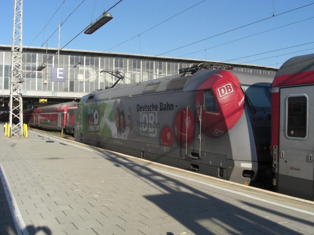101 040-4 bei der Ausfahrt aus dem Mnchner Hauptbahnhof am 4. Juni 2010.