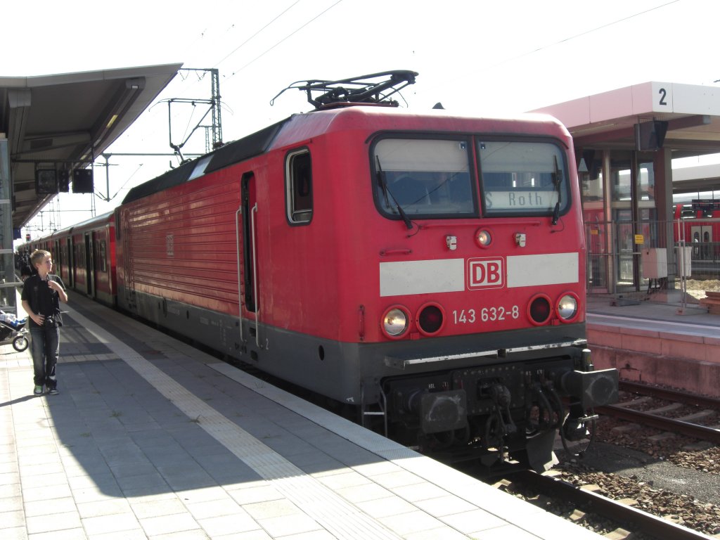 143 632-8 als S-Bahn nach  Roth . Aufgenommen am 21. August 2010 im  Nrnberger Hauptbahnhof .
