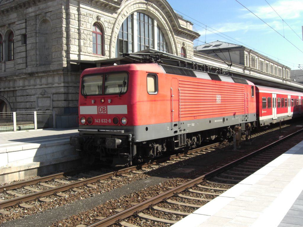 143 632-8 diesmal im  Nrnberger Hauptbahnhof , am 21. August 2012.