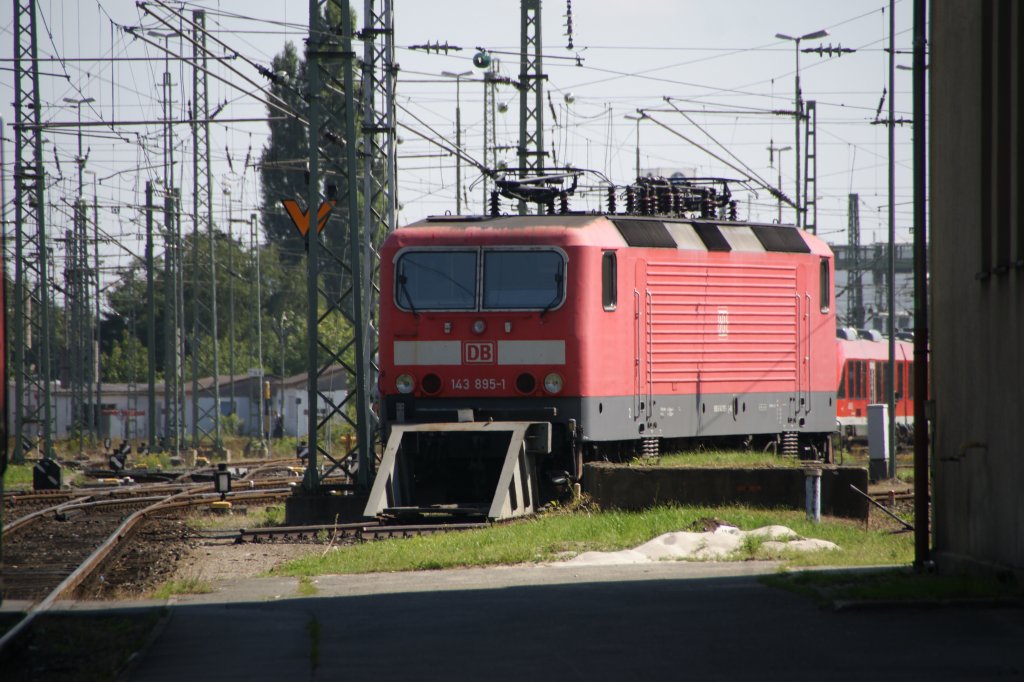143 895-1 abgestellt im Bereich des  Nrnberger Hauptbahnhofs  am 21. August 2010.