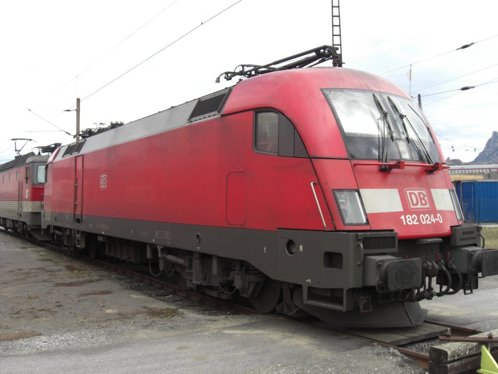 182 024-0 am 28. Januar 2007 abgestellt im BW Salzburg.