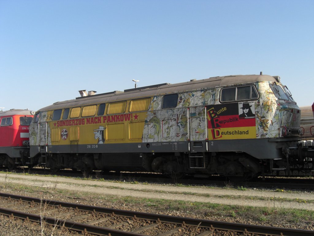 218 212-9 die  Sonderzug nach Pankow -Lok, ist immer noch in Mhldorf abgestellt.
Aufgenommen am 17. April 2011.