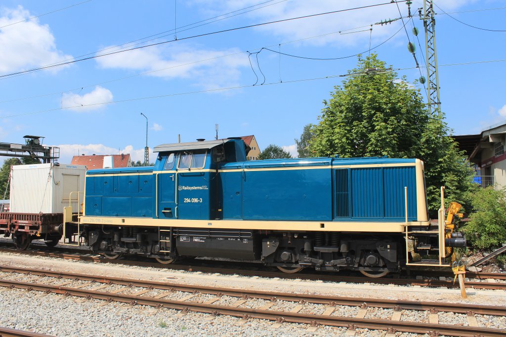 294 096-3 von  Deutsche Railsystems  stand am 10. August 2013 im Bahnhof von Traunstein.