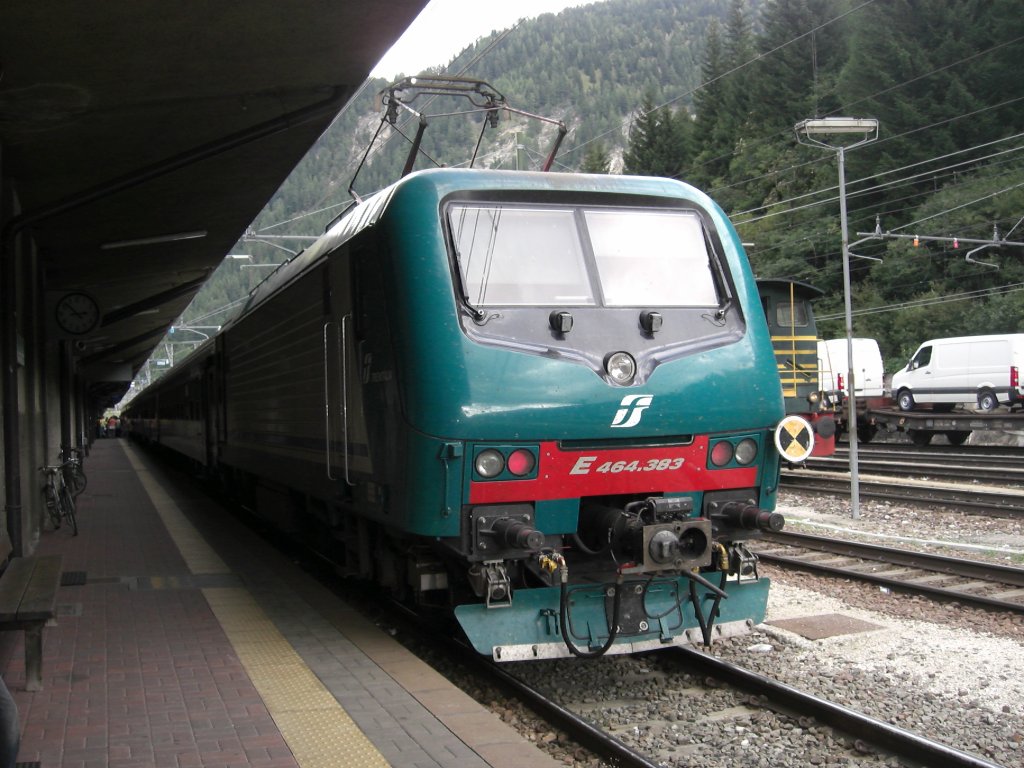464 383 am 19. September 2007 im Bahnhof  Brenner .
