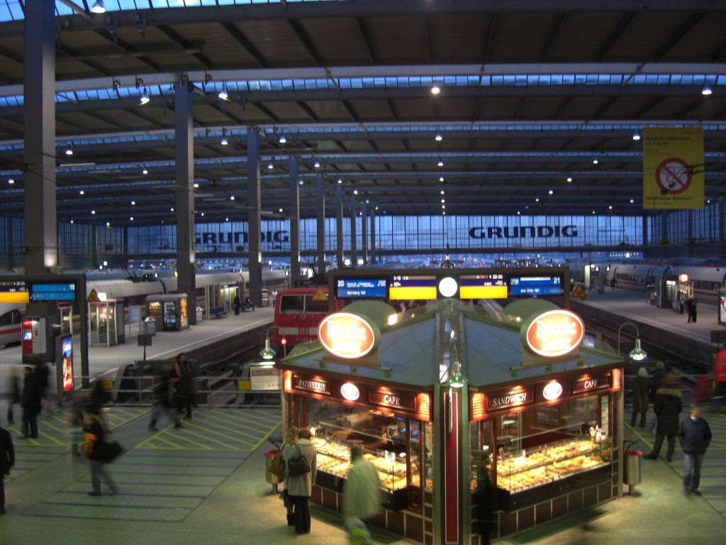 Blick in die Bahnhofshalle des Mnchner Hauptbahnhofes am 5. Februar 2010.