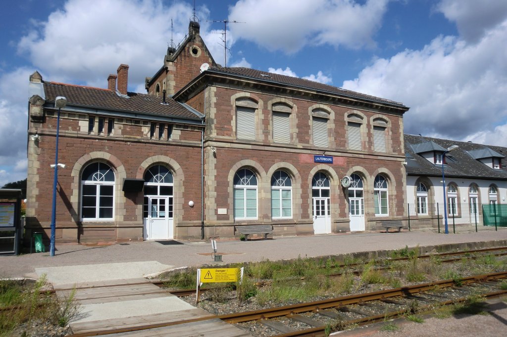 Der Bahnhof von  Lauterbourg  von der Bahnhsteigseite aus gesehen, am 28. August 2011.