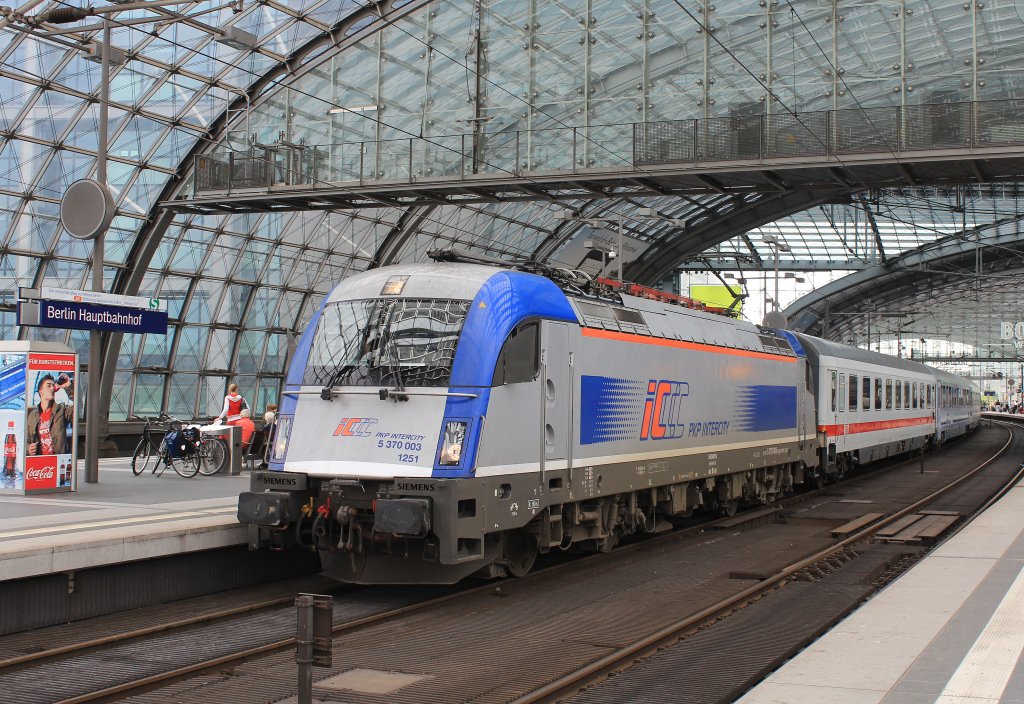 Die Polnische 5 370 003 am 1. Juni 2013 im  Berliner Hauptbahnhof .