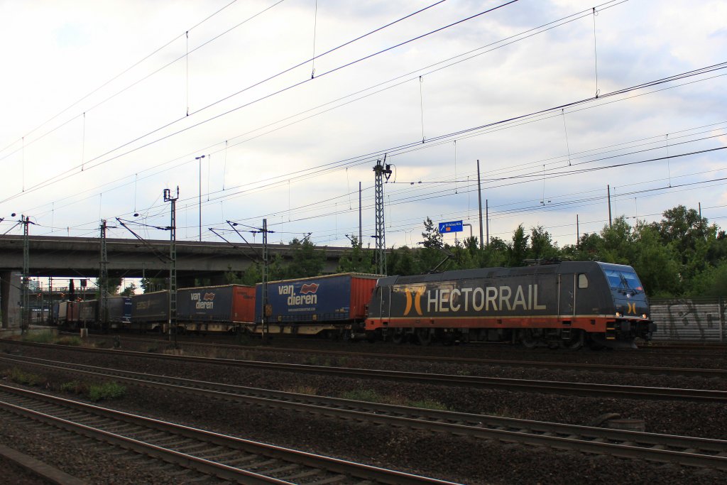 Ebenfalls am 31. Juli 2013 in Hamburg-Harburg erwischten wir die 241 011 von
 HECTORRAIL .