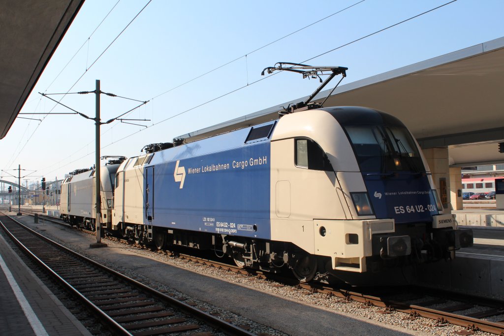 ES 64 U2-024 ebenfalls am 17. Mrz 2012 in Wien-West.