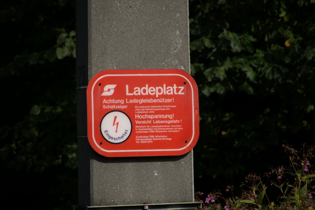 Hinweisschild im Bahnhof von Brixlegg/Tirol am 9. Septbember 2011.