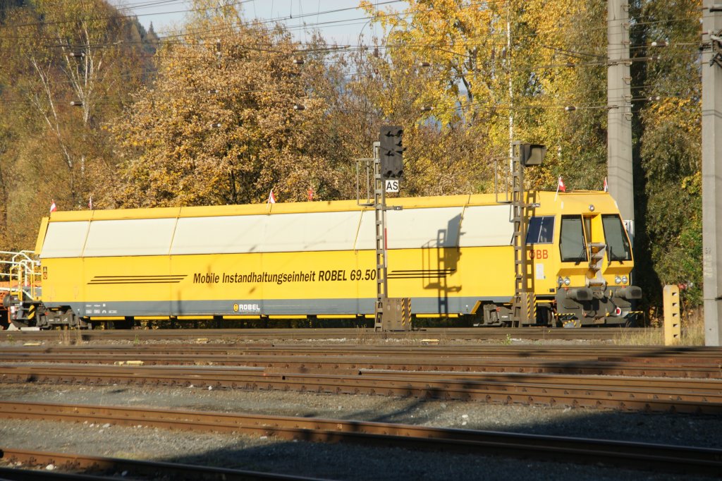 Mobile Instandhaltungeinheit von  ROBEL  am 30. Oktober 2100 in Kufstein/Tirol.
