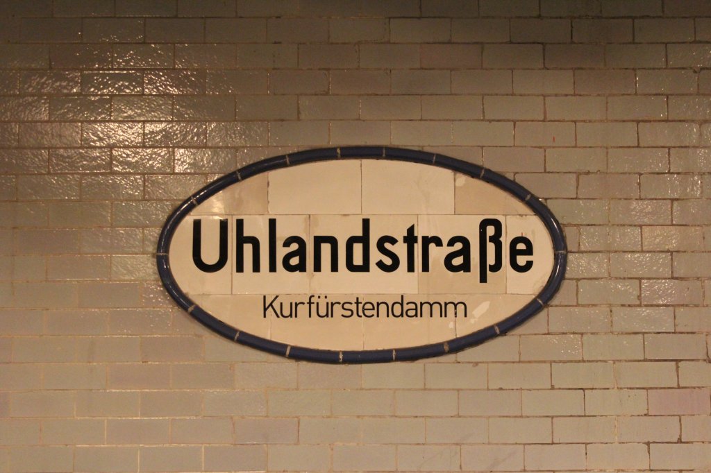 U-Bahn Bahnhof  Uhlandstrae , Endpunkt der Linie U1, am 7.September 2012.