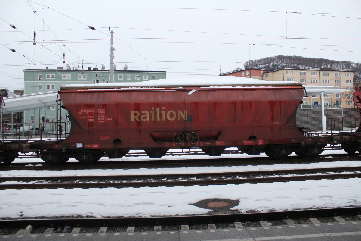 0689 506-0 (Tanoos 896) am 5. Januar 2015 in Salzburg.