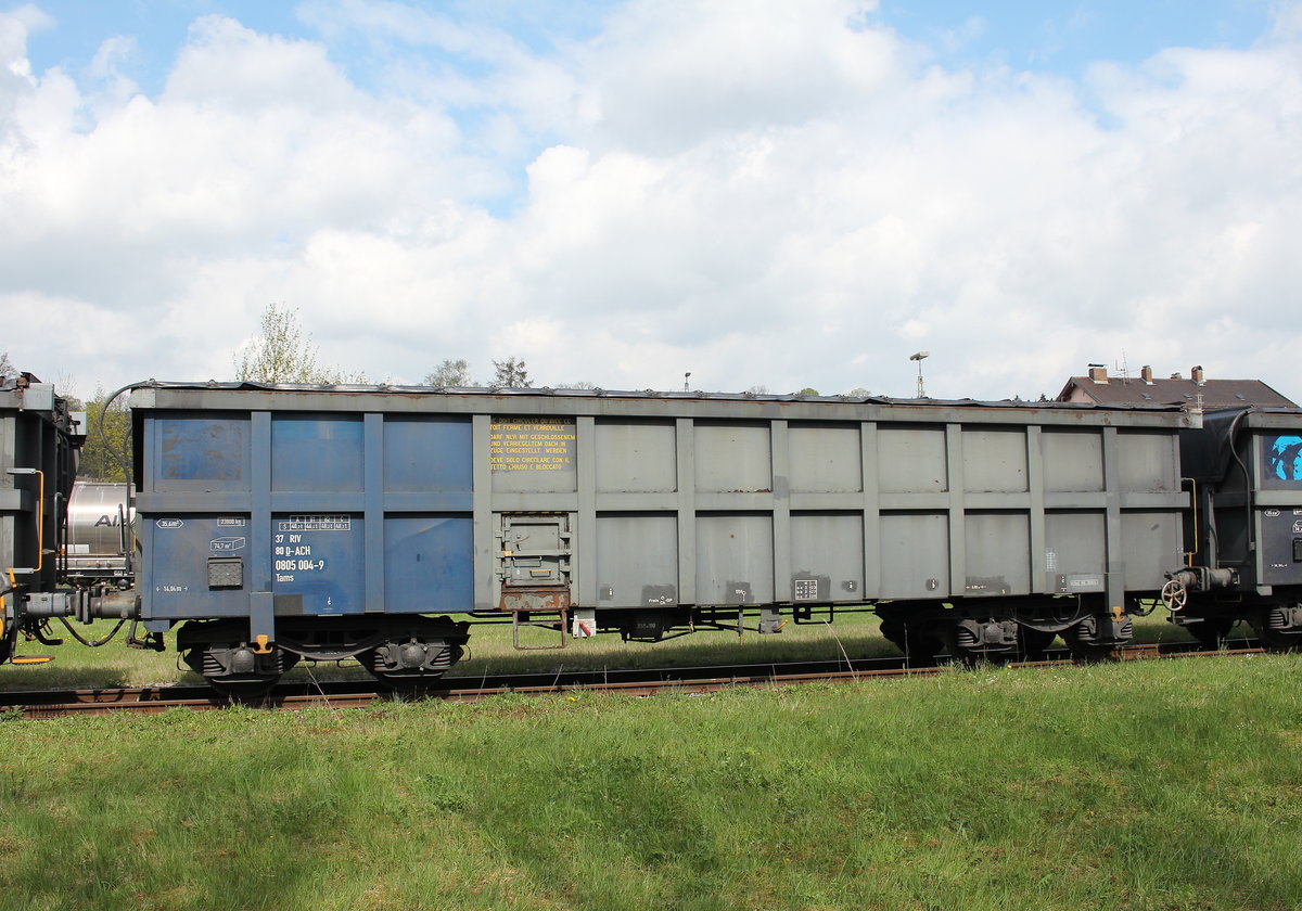 0808 004-9 (Tams) war am 19. April 2016 im Bahnhof von Trostberg abgestellt.