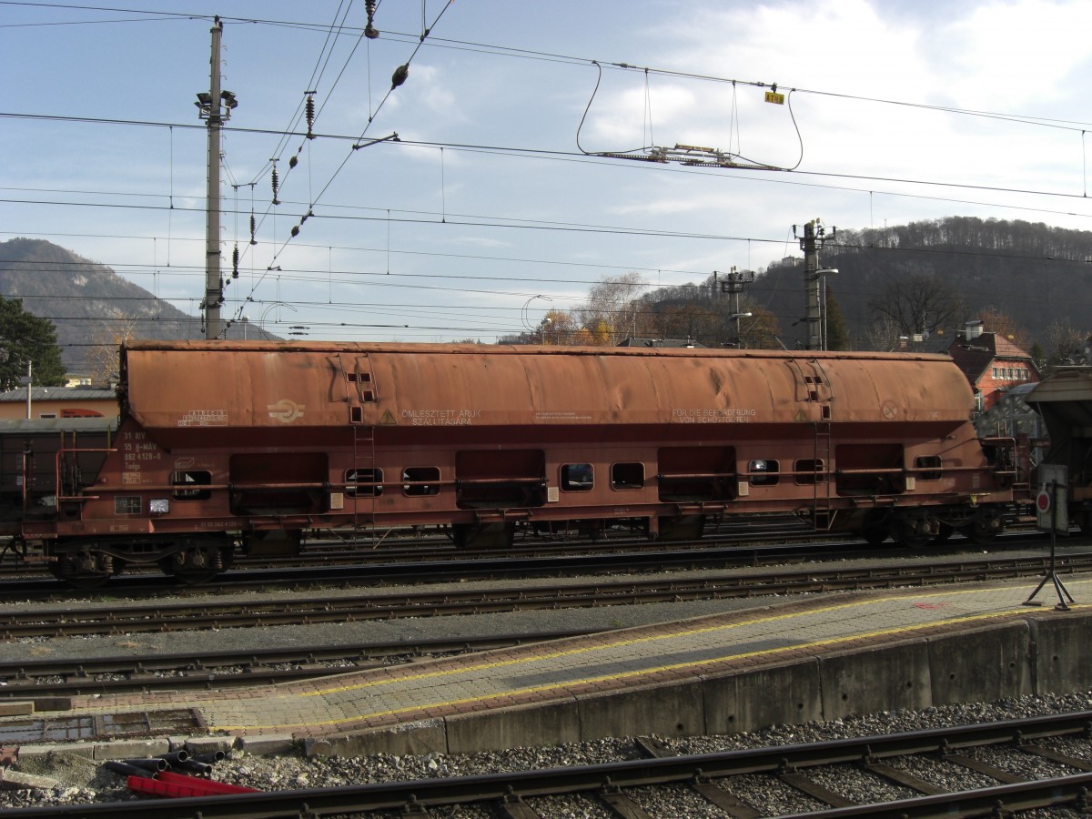 0824 128-0 (Tadgs-y 958) am 21. November 2009 in Salzburg.