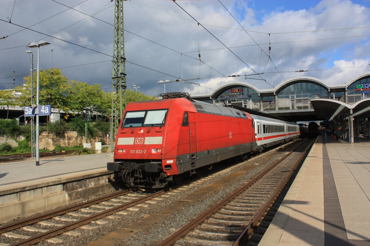 101 022-2 am 23. August 2014 im Mainzer Hauptbahnhof.