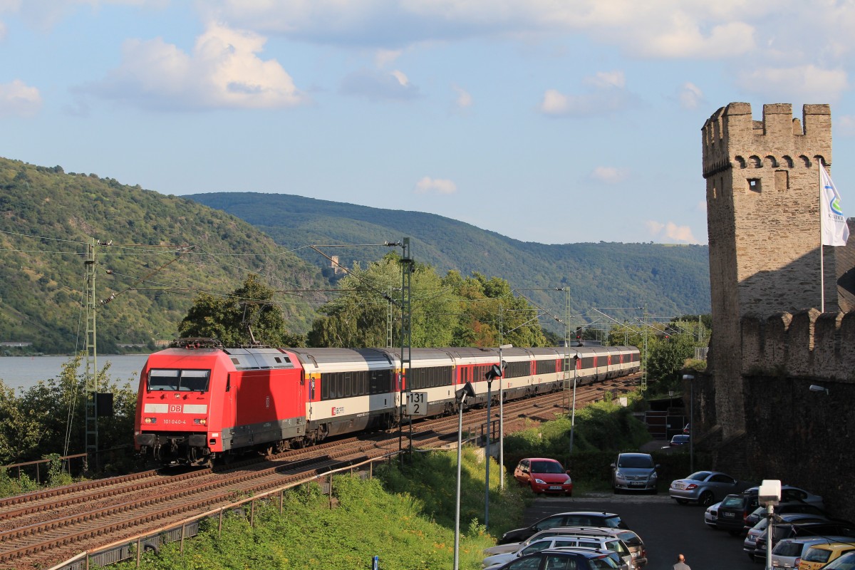101 040-4 am 21. August 2014 bei Oberwesel am Rhein.