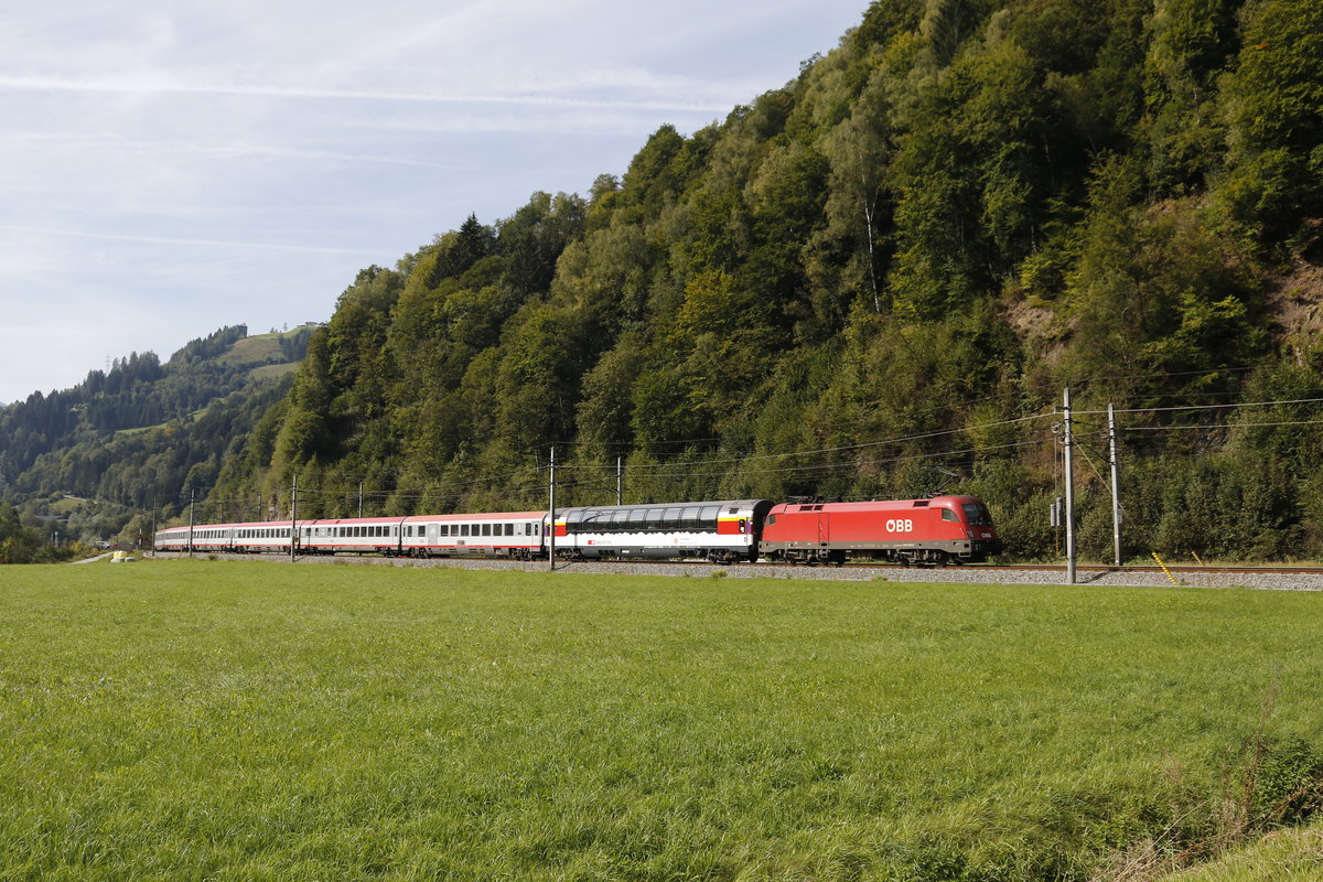 1016 015 mit einem EC auf dem Weg nach Salzburg. Aufgenommen am 11. September 2018 kurz vor Bischofshofen.