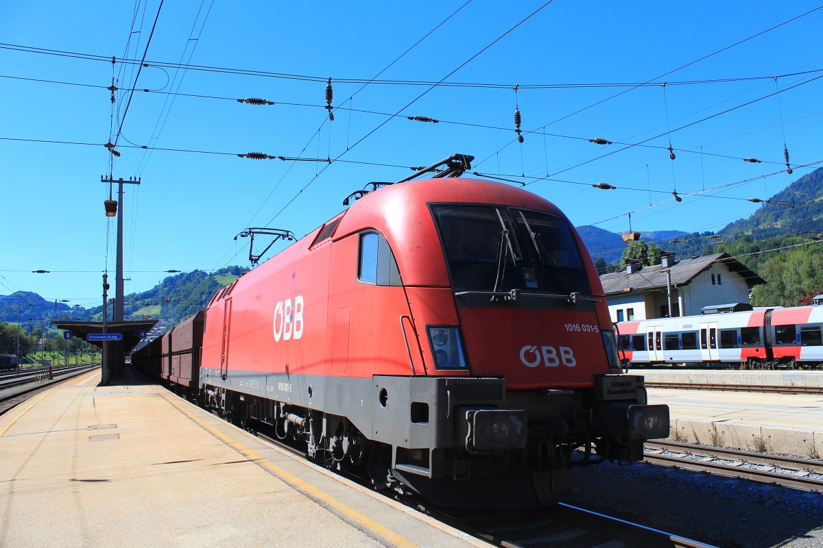 1016 031-5 brachte am 19. August 2012 einen Gterzug nach Schwarzach-St. Veit.