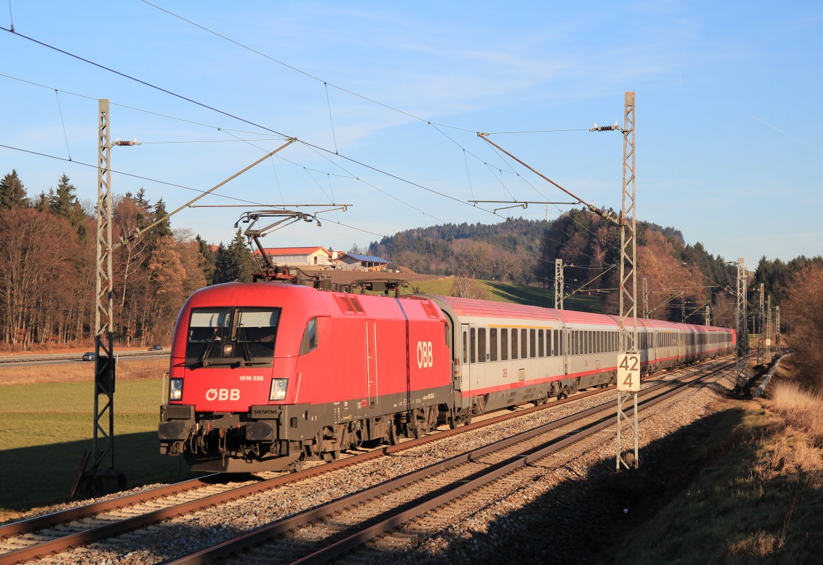 1016 035-6 am 21. Dezember 2013 aus Salzburg kommend bei Bergen.