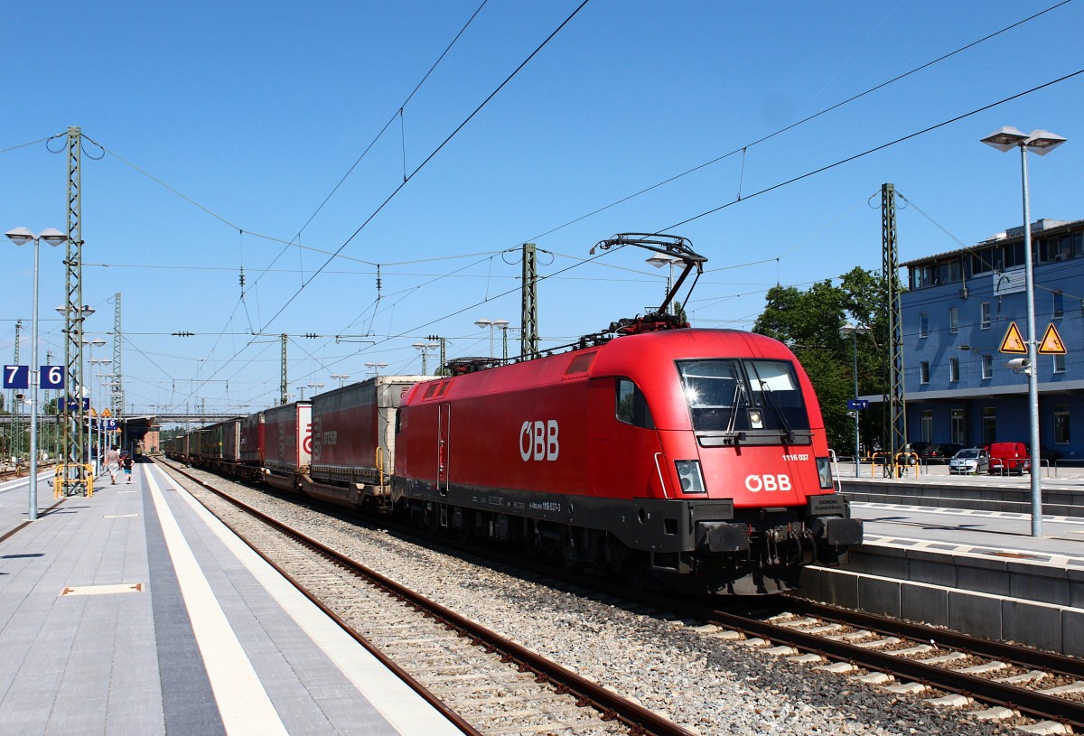 1116 037-3 am 26. Mai 2012 im Bahnhof von Rosenheim.