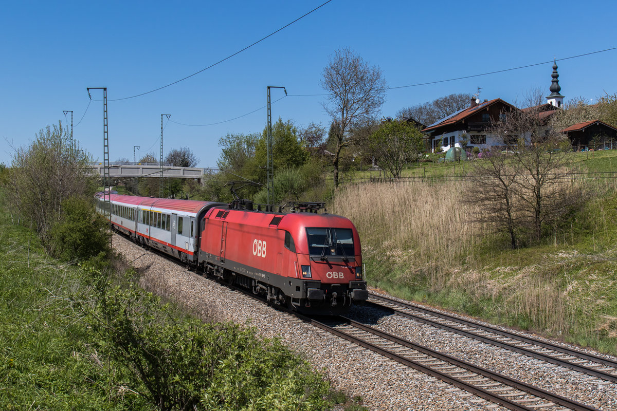 1116 078-2 auf dem Weg nach Salzburg. Aufgenommen am 29. April 2016 bei Stra.
