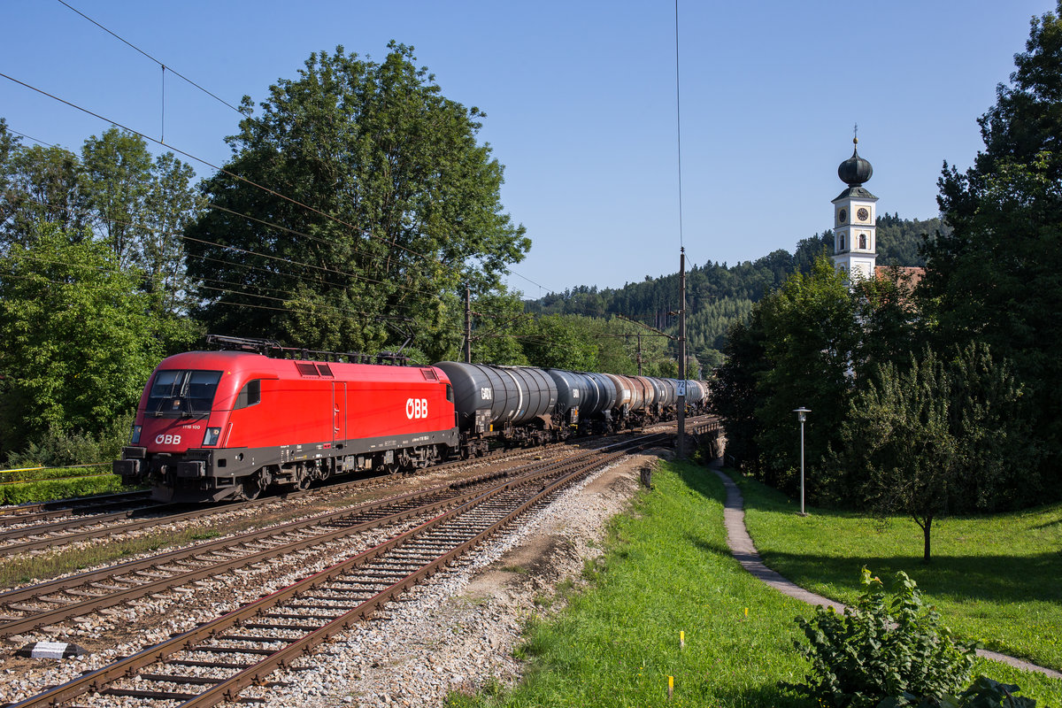 1116 100 mit einem Kesselwagenzug am 23. September 2017 bei Wernstein.