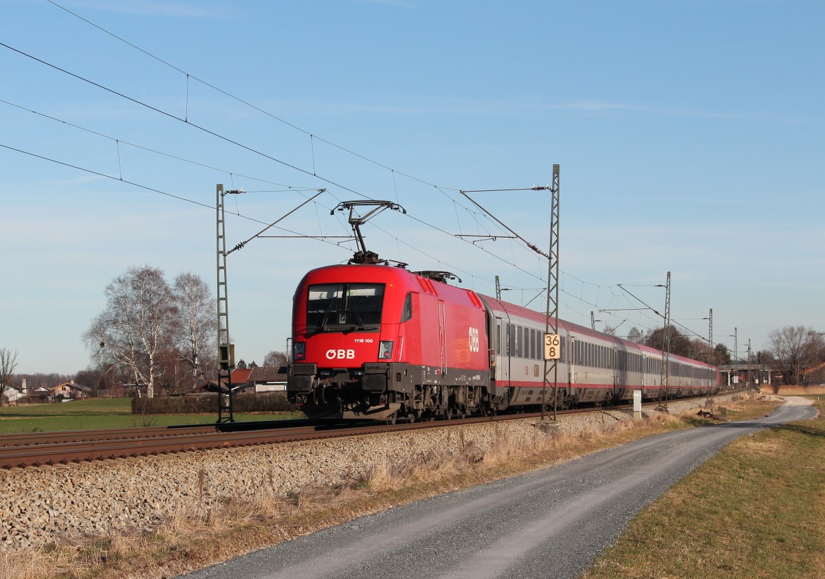 1116 100 war am 28. Dezember 2015 bei bersee schiebend in Richtung Salzburg unterwegs.