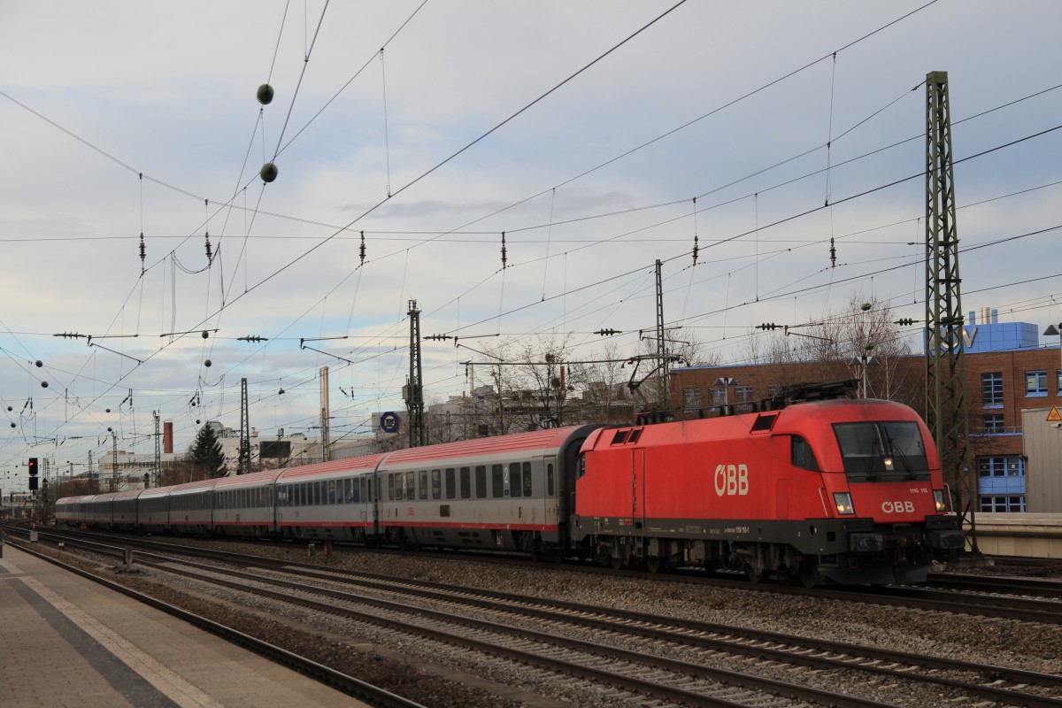 1116 118-1 vom Mnchner Hauptbahnhof kommend am 3. Januar 2014 am Mnchner Heimeranplatz.