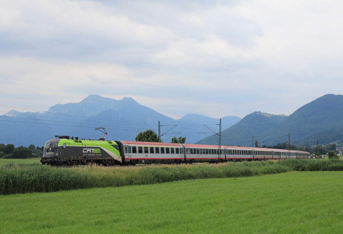 1116 142 war am 3. Juli 2013 bei Bernau am Chiemsee in Richtung Innsbruck unterwegs.