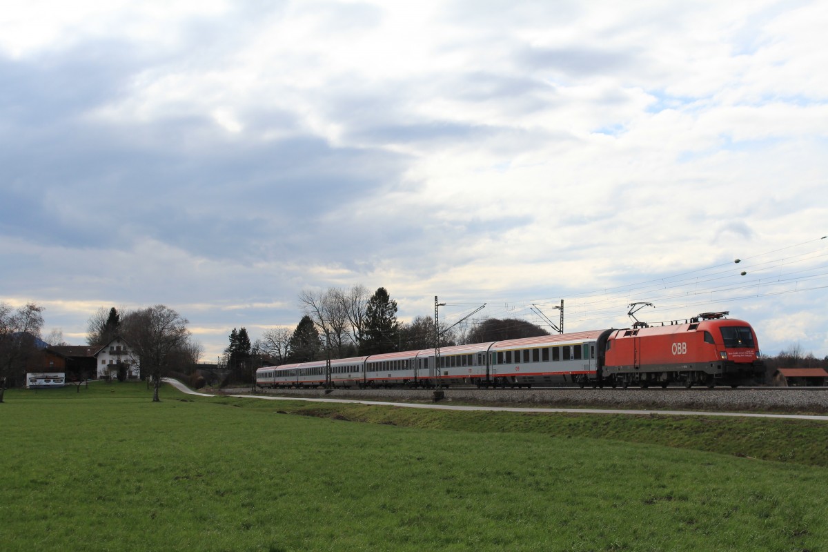 1116 147-0 am 12. April 2013 bei bersee in Richtung Salzburg fahrend.