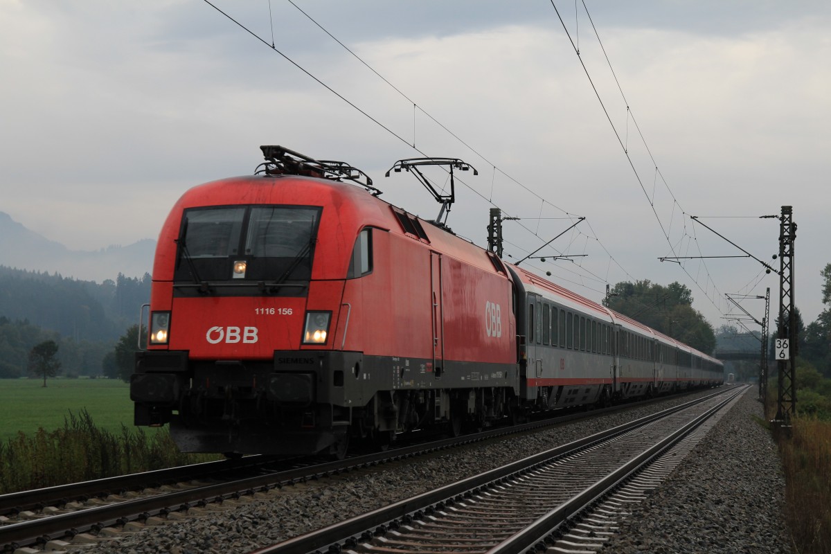1116 156-1 war am 4. Oktober 2013 bei bersee am Chiemsee auf dem Weg nach Salzburg.