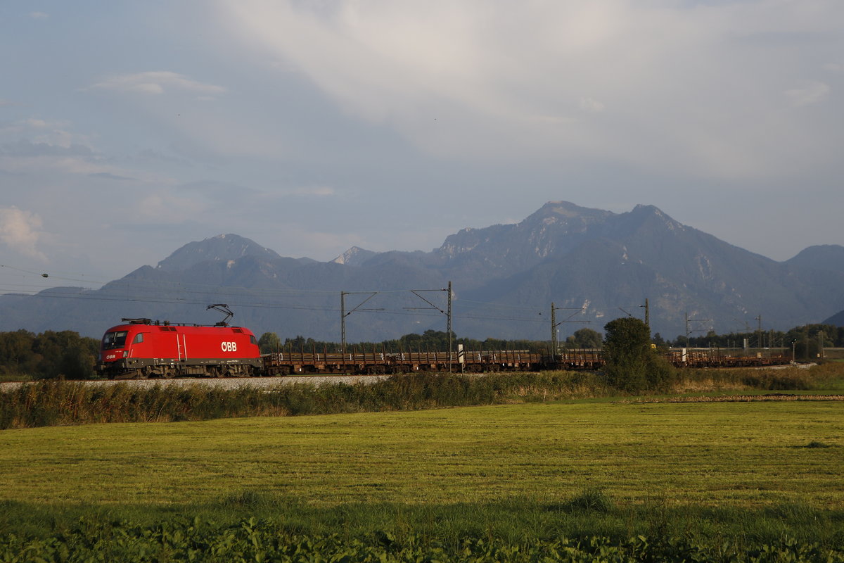 1116 180 mit einem Stahlzug aus Salzburg kommend am 18. September 2018 bei Bernau.