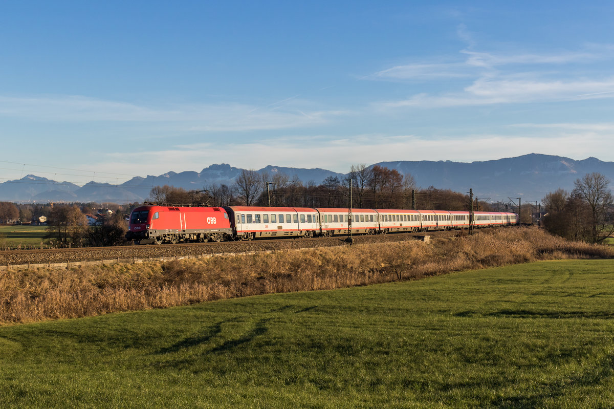 1116 185-0 war am 10. Dezember 2016 bei Rann in Richtung Mnchen unterwegs.