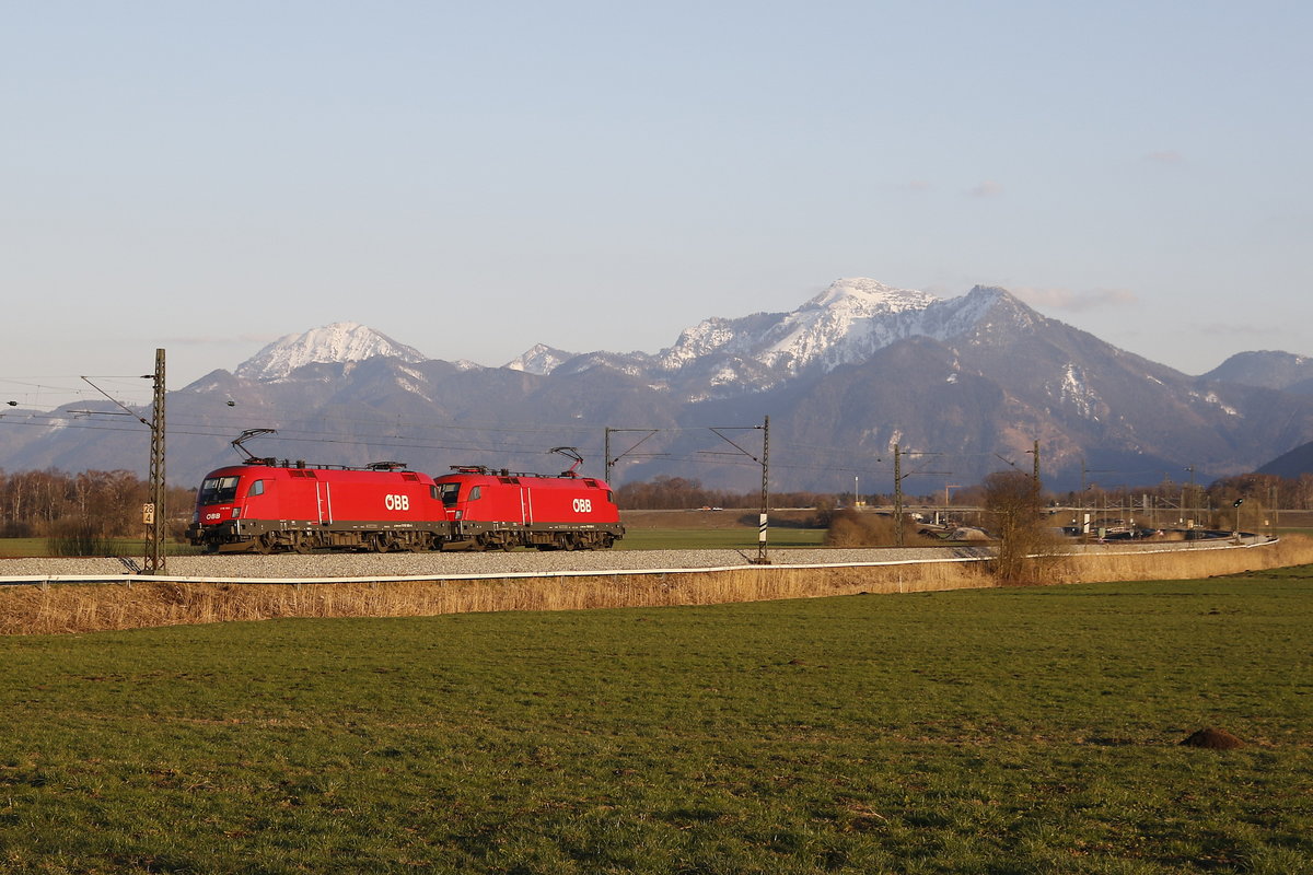 1116 188 und 1016 010 waren gemeinsam am 20. Mrz 2019 bei Bernau in Richtung Salzburg unterwegs.