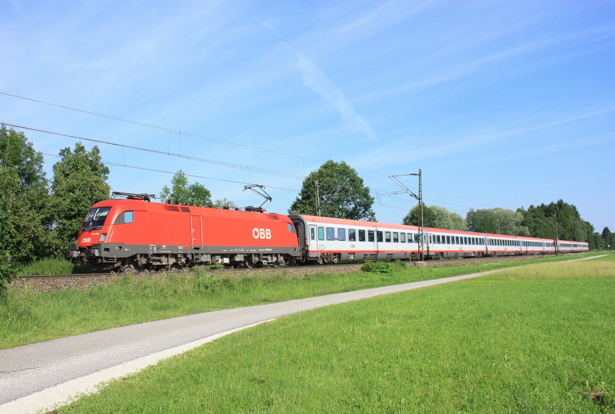 1116 188-4 war am 24. Juli 2014 kurz nach Prien am Chiemsee auf dem Weg in Richtung Salzburg.