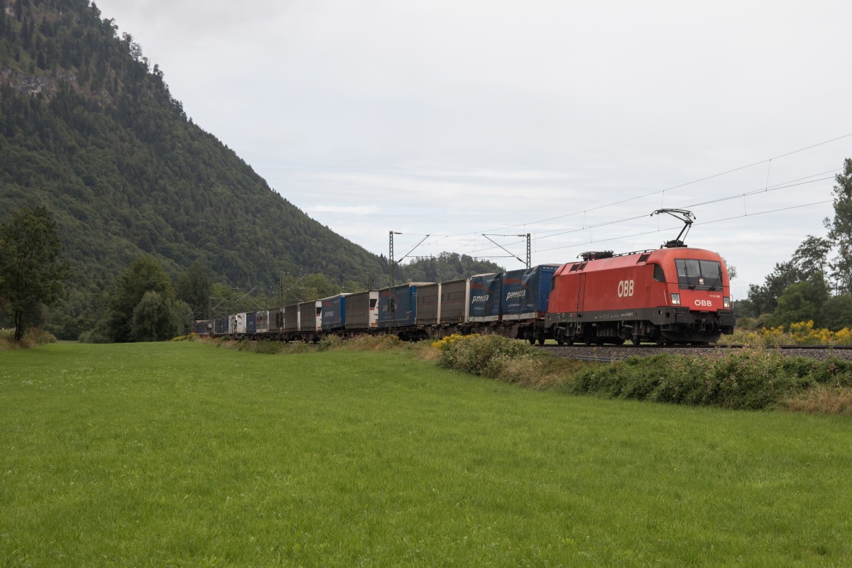 1116 252-8 mit einem KLV am 25. August 2015 bei Niederaudorf.