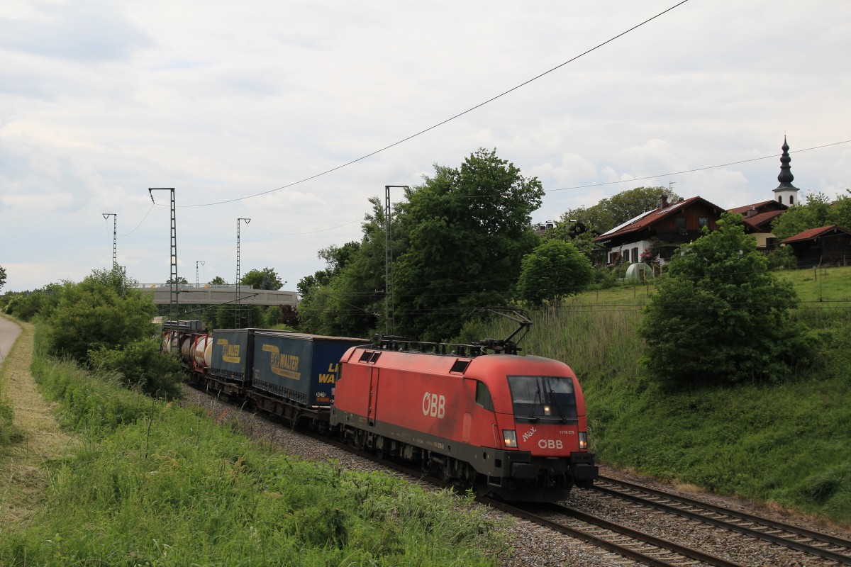 1116 275-9  Max  war am 31. Mai 2014 mit einem Gterzug bei Teisendorf in Richtung Salzburg unterwegs.