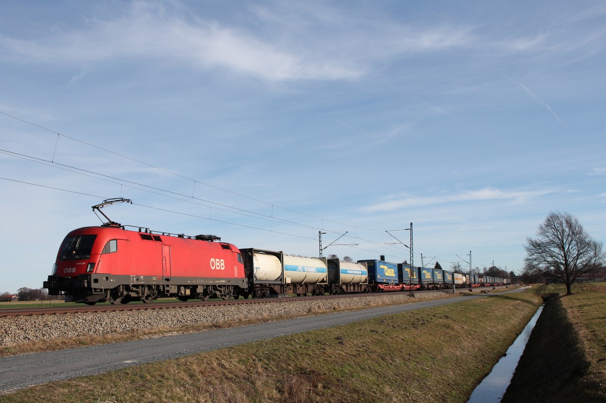 1116 276-7 am 6. Februar 2016 mit dem  Walter-Zug  aus Salzburg kommend bei bersee am Chiemsee.