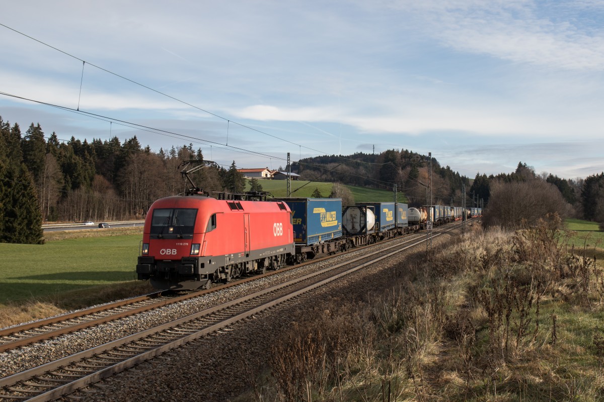 1116 276-7 aus Salzburg kommend am 12. Dezember 2015 bei Grabensttt.