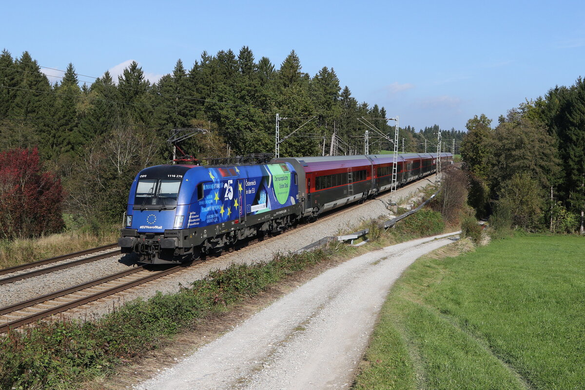 1116 276  EU-Taurus  schob am 18. Oktober 2021 bei Grabensttt einen  Railjet  nach Salzburg.