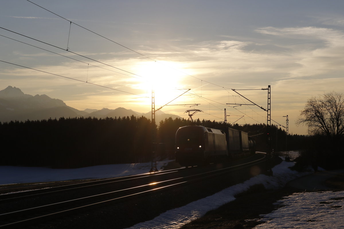 1116 xxx war am 23. Februar 2019 mit einem  KLV  im letzten Sonnenlicht bei Grabensttt in Richtung Ljubljana unterwegs.