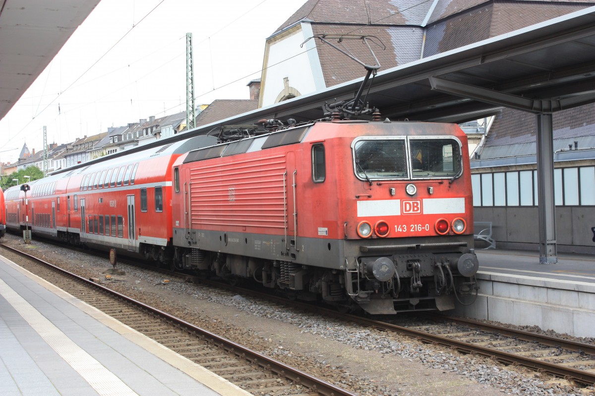 143 216-0 am 22. August 2014 im Bahnhof von Koblenz.