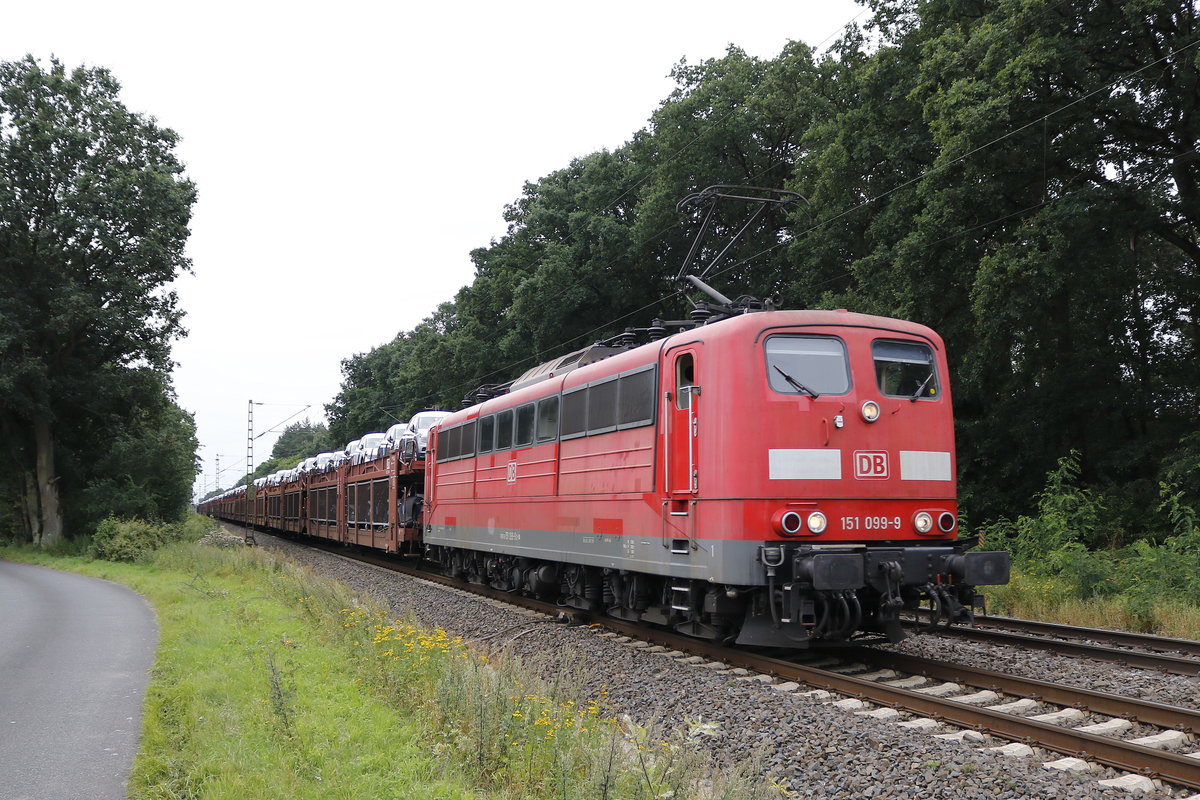 151 099-9 mit einem Autozug am 17. August 2017 Beo Drverden.