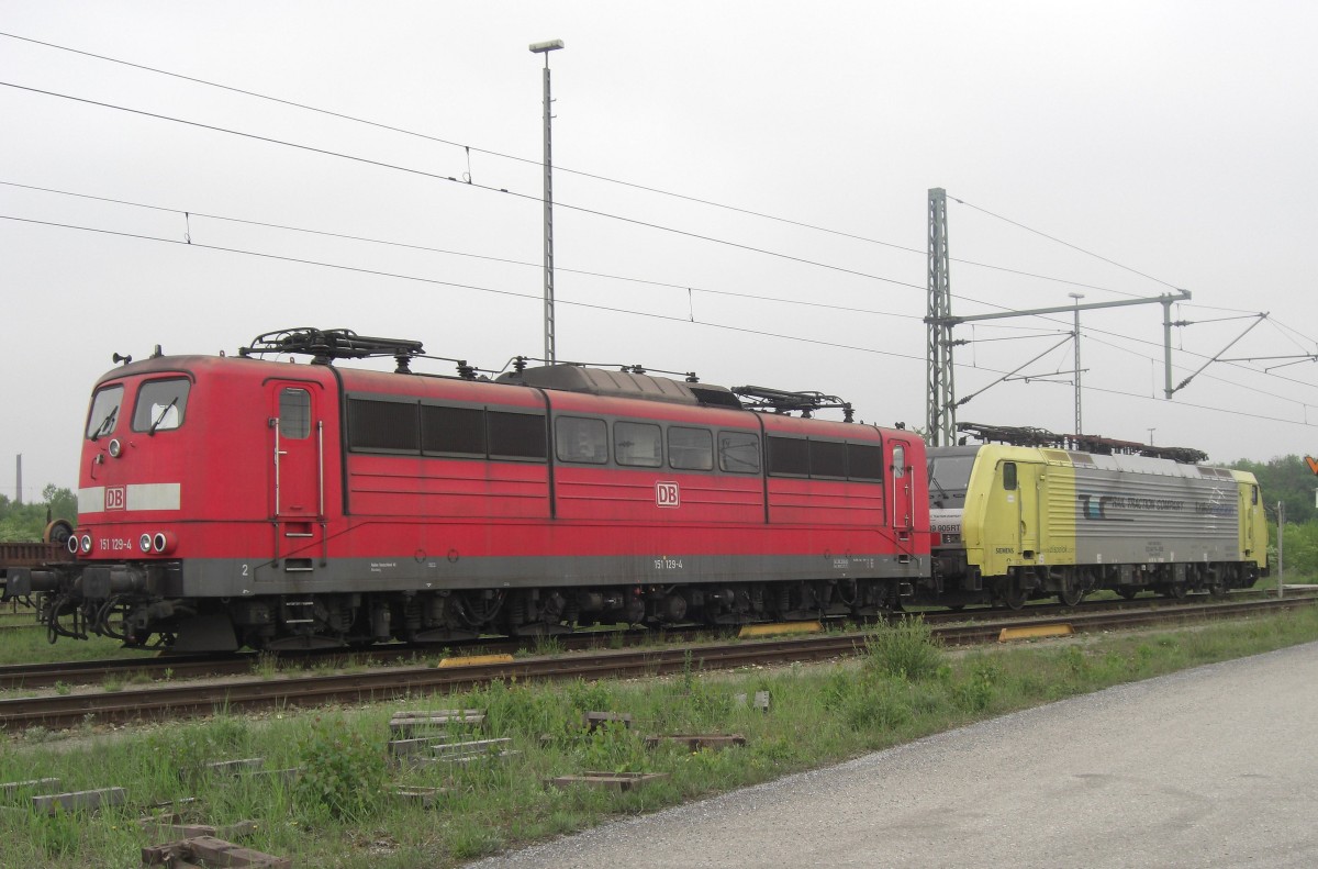 151 129-4 war am 15. Mai 2009 im Rangierbahnhof Mnchen-Nord abgestellt.