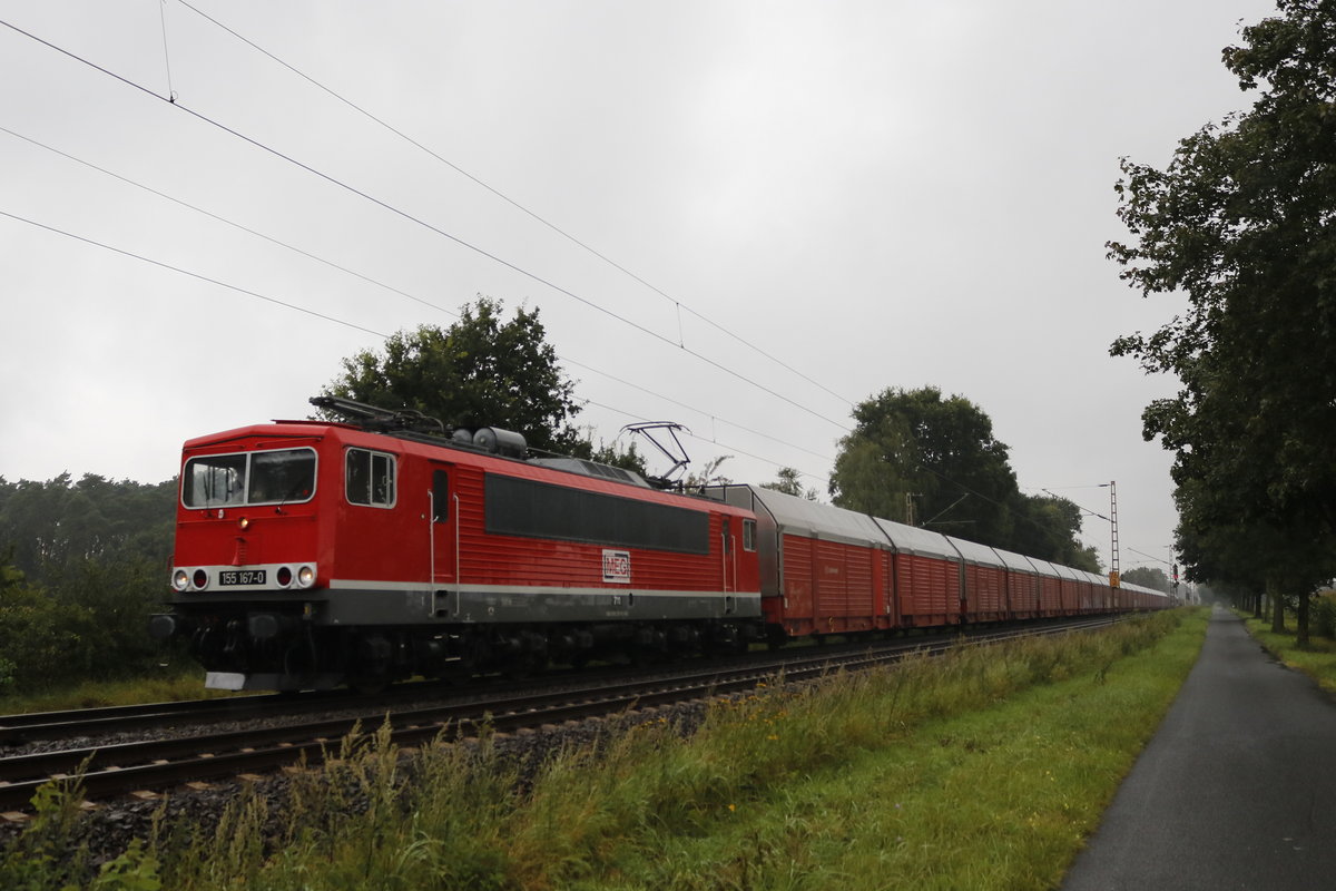 155 167-0 von  MEG  mit einem Ganzzug am 11. August 2017 bei Drverden.
