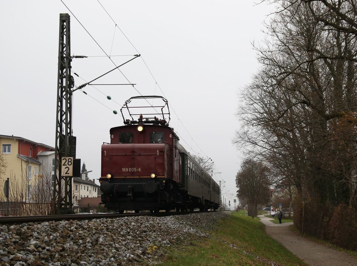 169 005-6 am 29. November 2014 auf der  Holzkirchner Strecke  bei Bad Aibling.