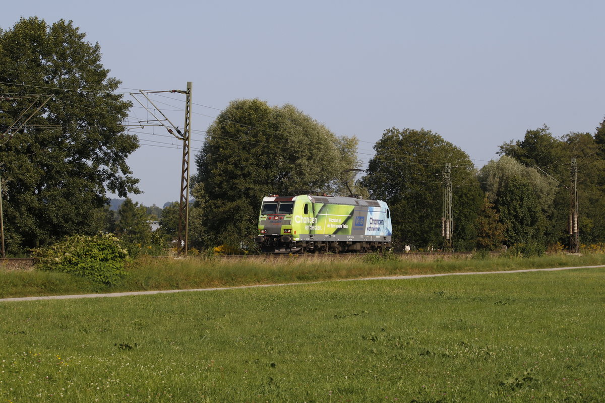 185 152  K & S  war am 21. August 2018 bei Prien am Chiemsee in Richtung Freilassing unterwegs.