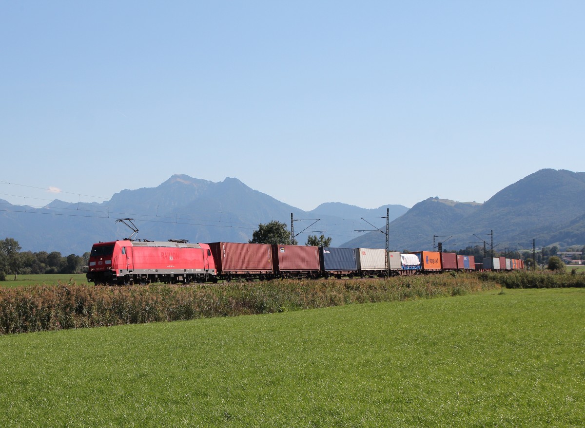185 264-9 mit einem Containerzug am 12. September 2015 bei Weisham.