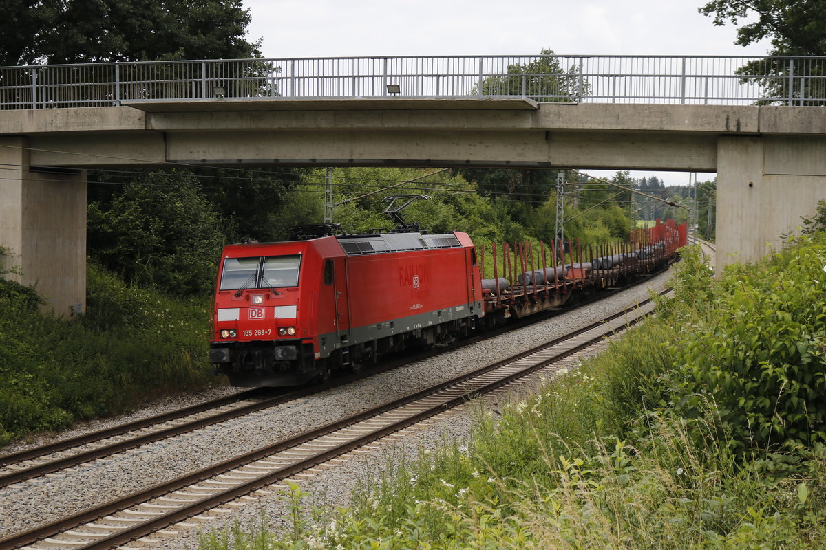 185 298 mit einem Stahlzug aus Freilassing kommend am 24. Juni 2018 bei Grabensttt.
